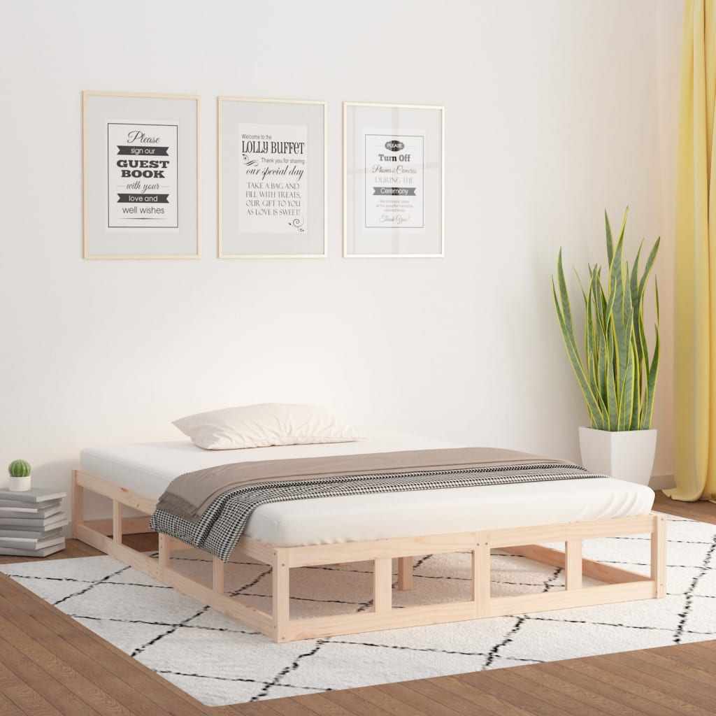 Sängram 200x200 cm massivt trä